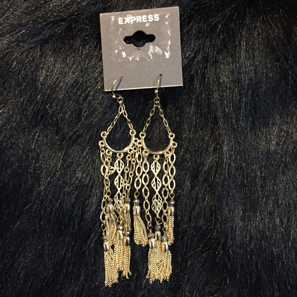 Nwt Gold Dangle Earrings 15$
